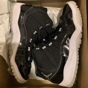 Jordan 11 Black size 1.5 Kids